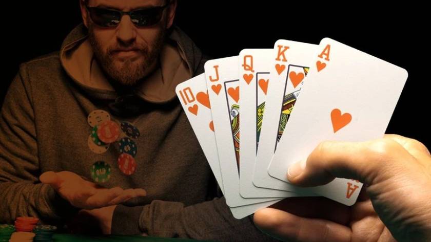Online Poker Bluffing